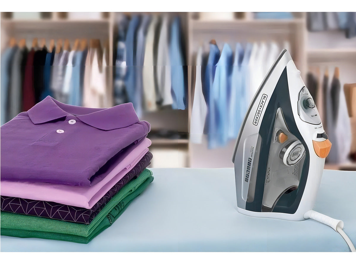 Ferro de passar a vapor FX3100 cor cinza com base antiaderente