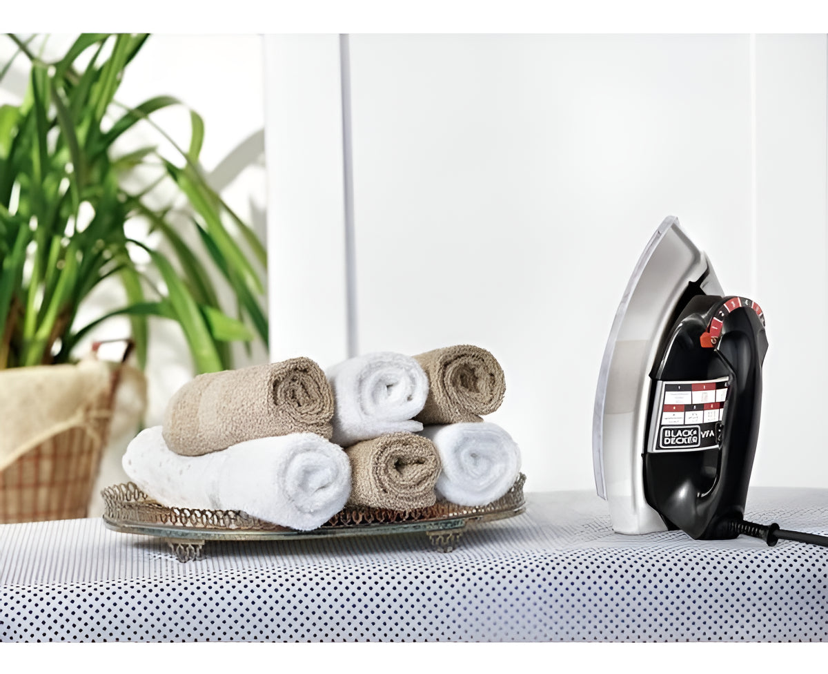 Ferro de Passar Roupa Modelo VFA1110TM2 Com Base de Alumínio