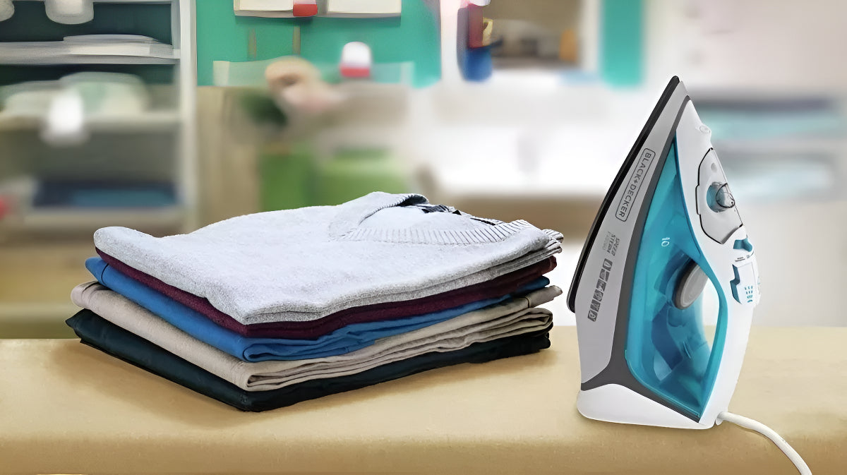 Ferro de Passar Roupa Modelo FX3060 Base Antiaderente Azul e Branco